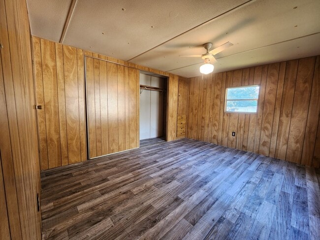 Photo - Discounted rent!.. 2 Bed 1 Bath Loaded with XTRA features!