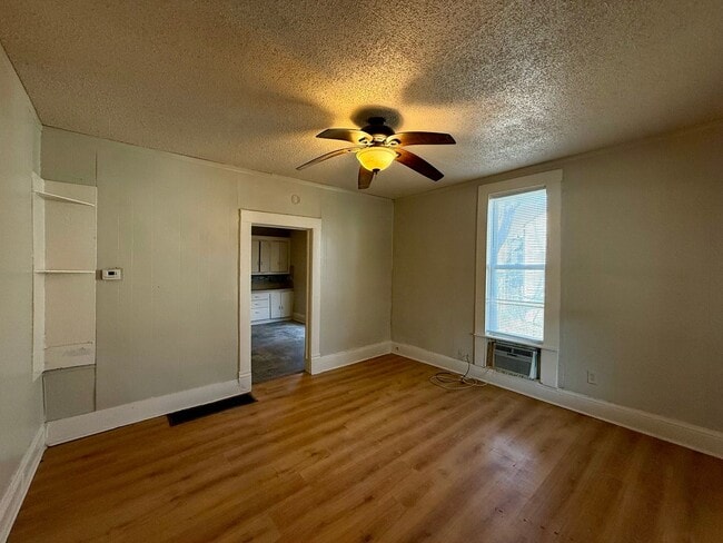 Photo - 1445 S Hydraulic Ave