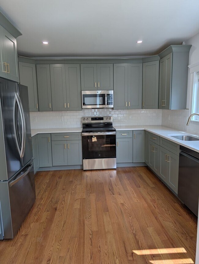 Building Photo - 56 Bakersfield St Unit 2