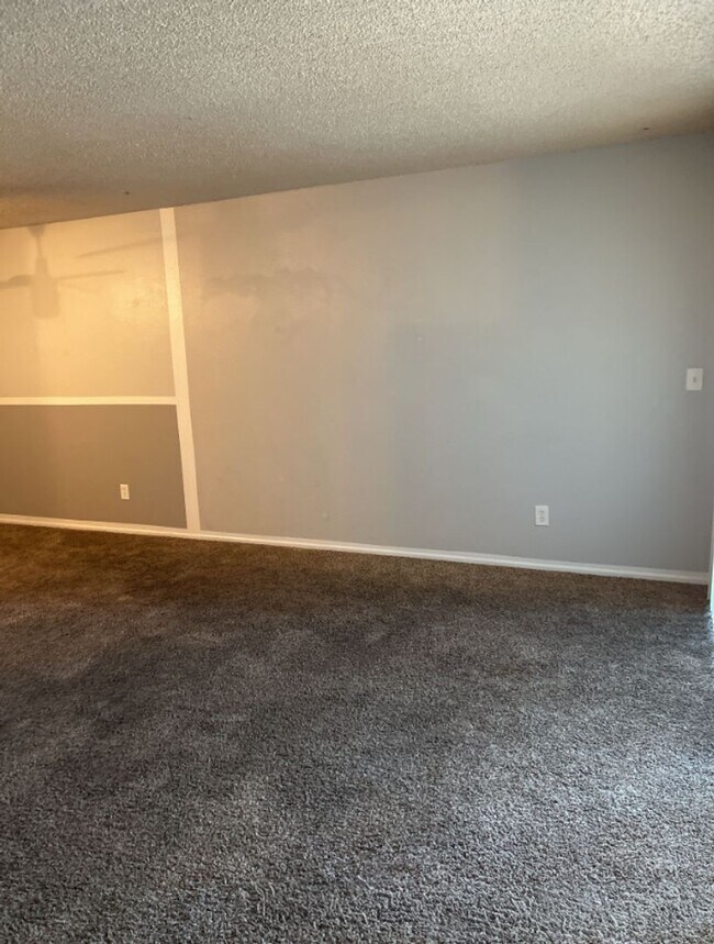 Photo - 2 Bedroom 1 Bathroom Apartment in Aurora Unit 332