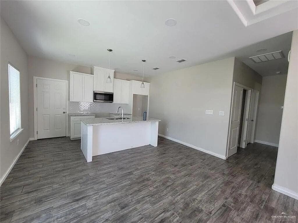 Photo - 5800 Sandpiper Ave