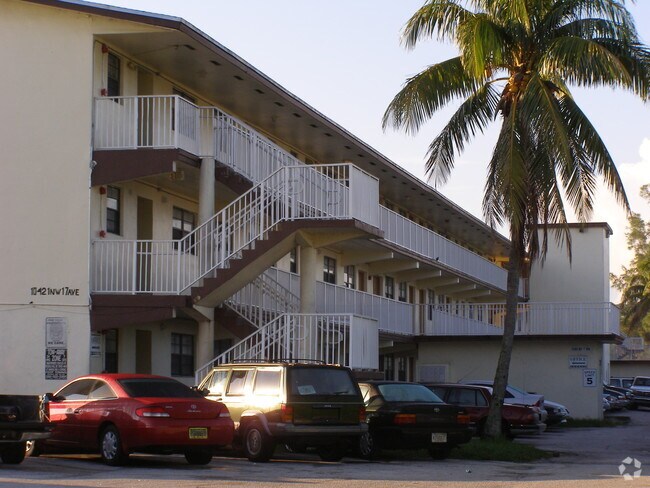Photo - Silverado Apartments