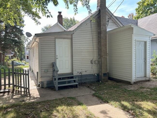 Photo - Cudell neighborhood - 2 bedroom/1 bathroom...