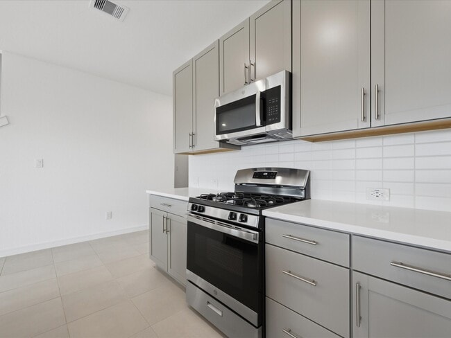 Building Photo - 359 W Rose Marie Ln