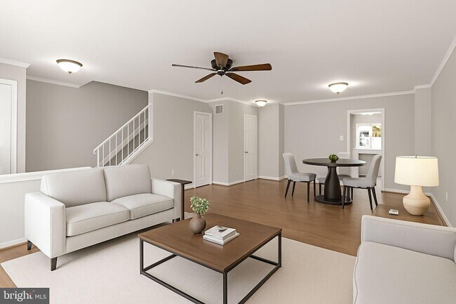 Photo - 314 Woodleaf Ct