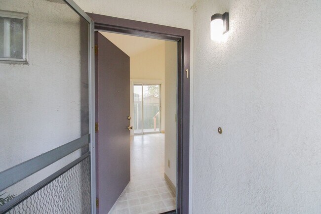 Building Photo - Studio with Loft in San Luis Obispo! Unit 369 #1
