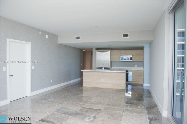 Photo - 16385 Biscayne Blvd Unidad 2615