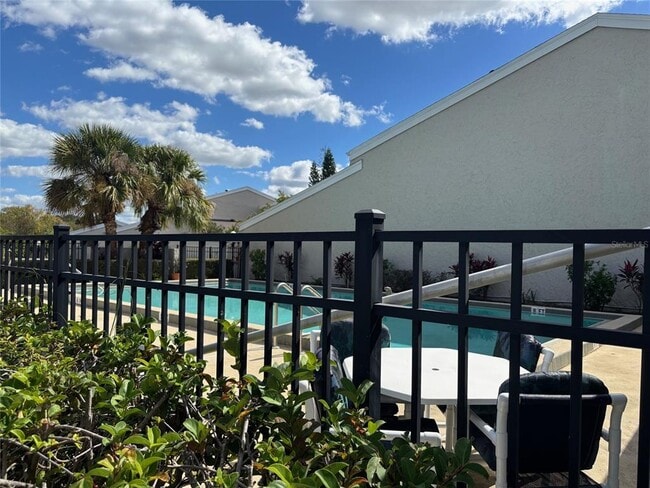 Photo - 5395 Vineland Rd Unit S