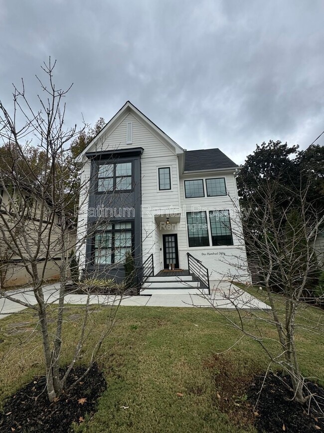 Photo - 150 Dahlgren St SE