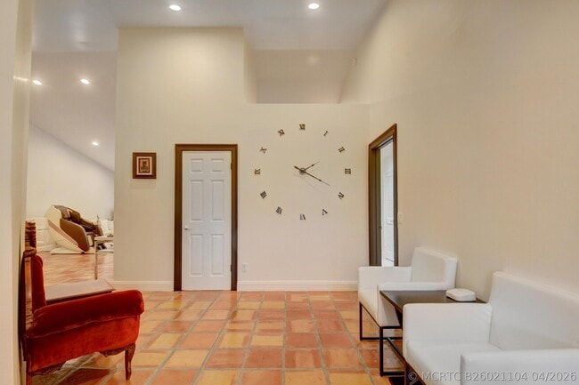 4666 South Dr Unit 124