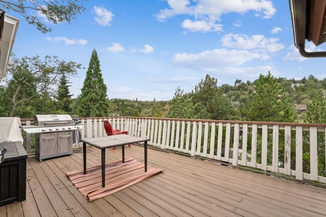 Photo - 1301 Calgary Dr