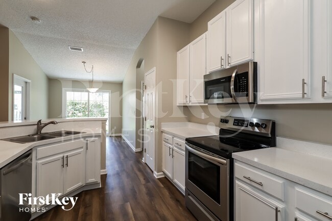 1560 Walnut Creek Dr