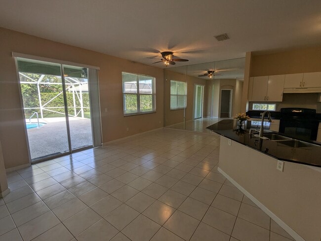 Photo - 601 Waverly Cir