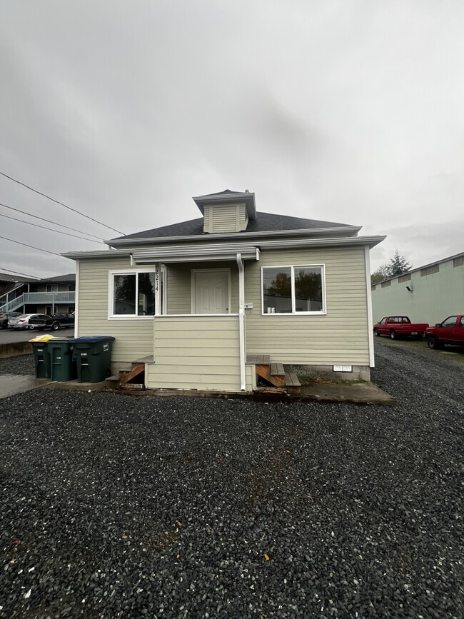 Photo - 2214 Valencia St