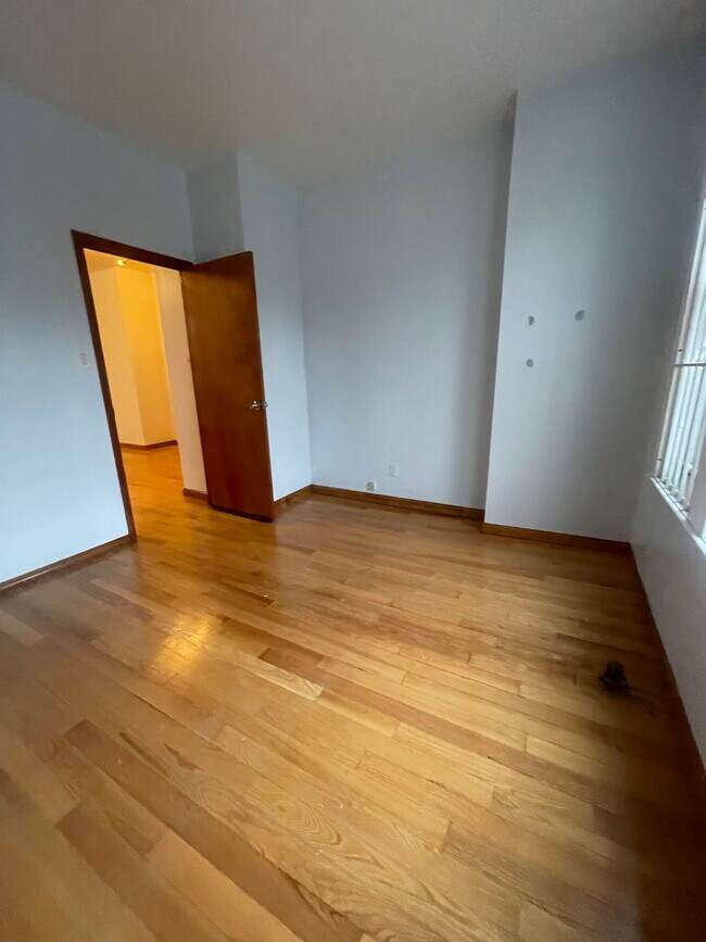 Photo - 2438 E 22nd St Unit 1