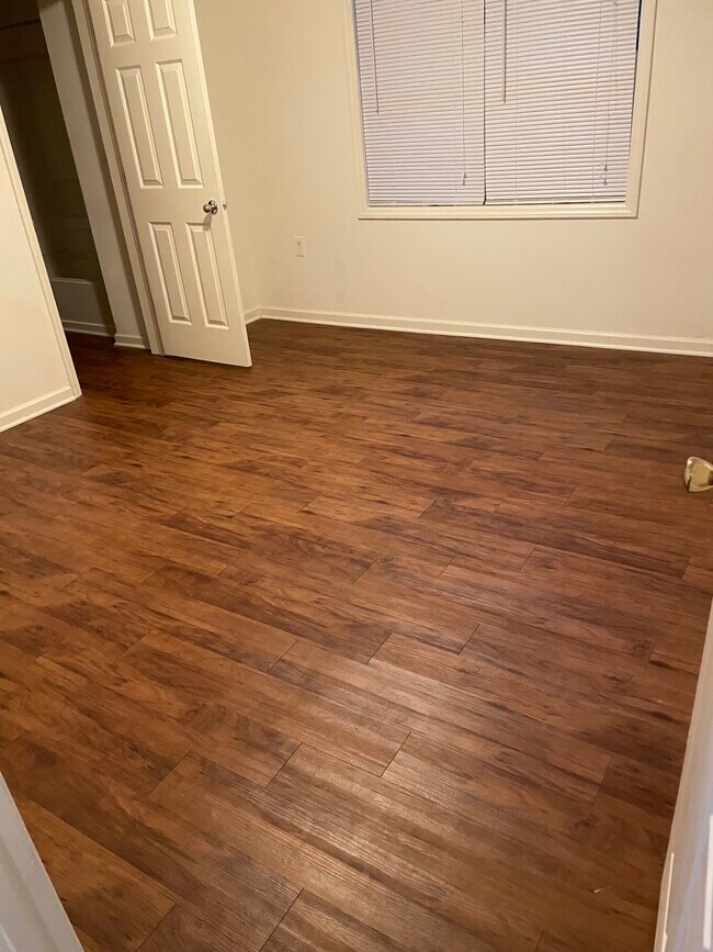 Photo - 3710 Pardue Woods Pl Unidad 203-Room1