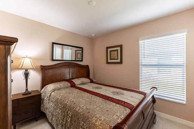 Photo - 111 Naomi Pl