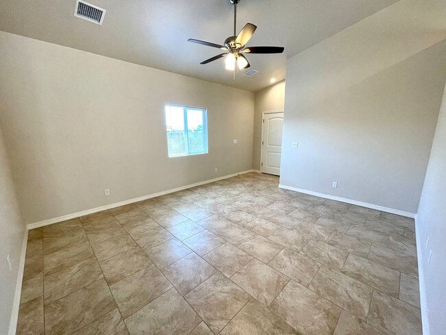 Photo - Beautiful 3 Bedroom, 2 bathroom Home!