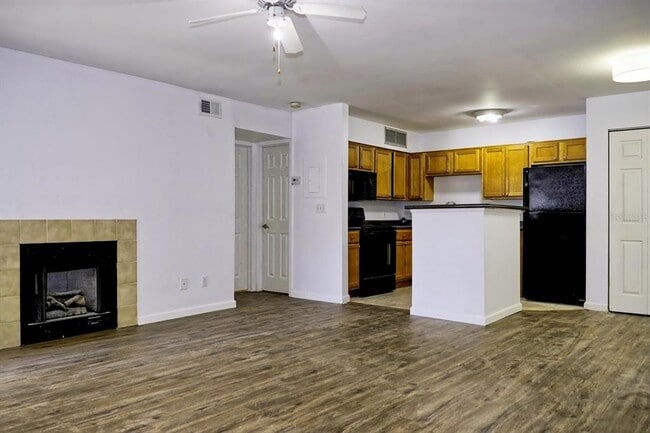Photo - 320 Black Oak Ct Unit 106