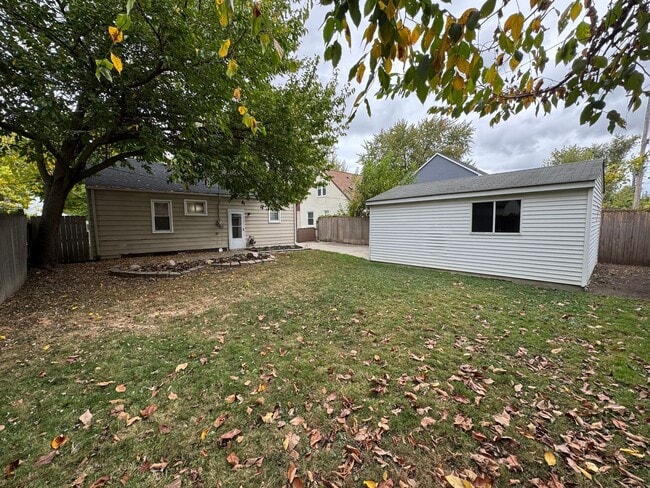 Photo - 2 bedroom ranch with garage and fenced yard