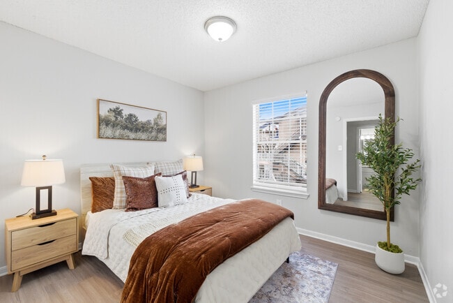2BR, 1BA - 814SF - Bedroom