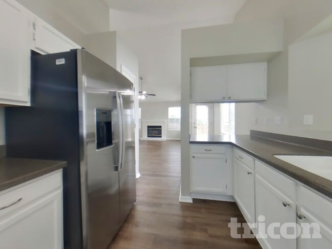 Photo - 995 Cobblestone Dr