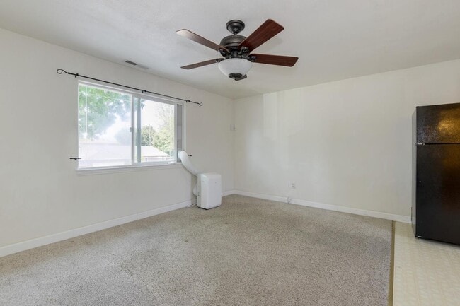 Photo - 3097 Forbes Ave