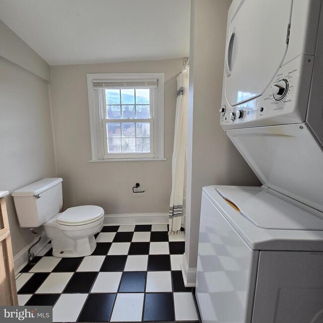 Photo - 4400 Main St Unit 3B