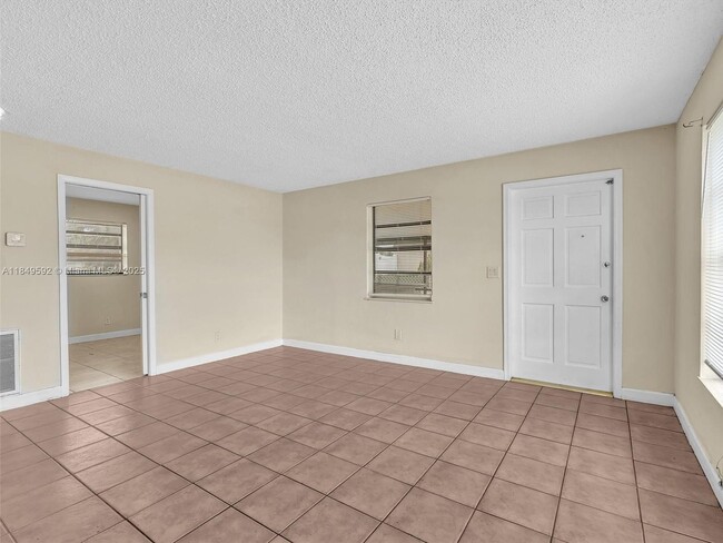 Photo - 5611 SW 38th St