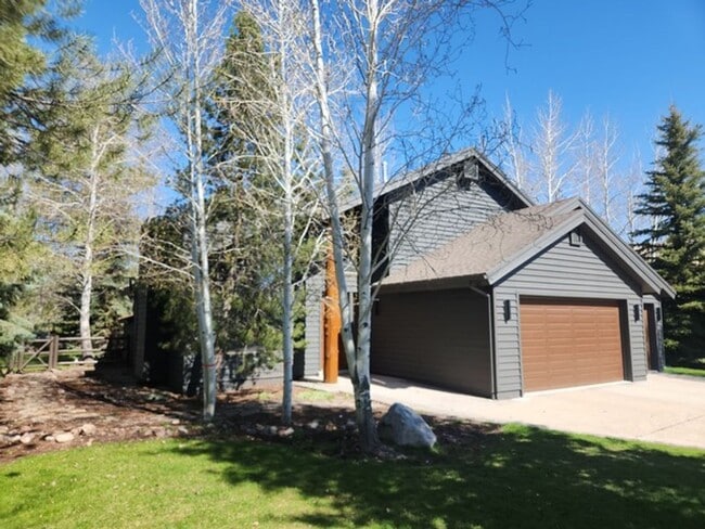 Photo - Beautiful Ranch Place Home