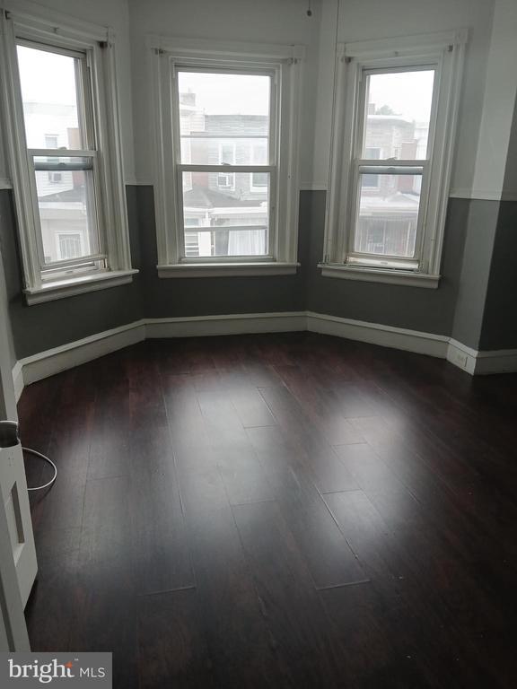 Photo - 267 W Sheldon St