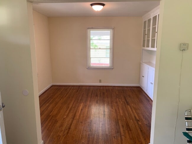 Photo - 198 Collins Dr