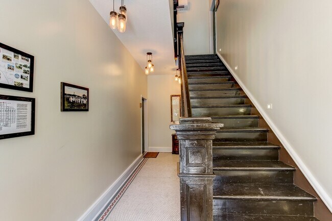 Photo - 115 W 2nd St