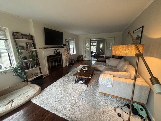 Photo - 290 Elm Park Ave