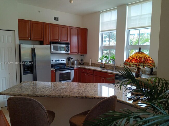 Photo - 3001 NE 185th St Unidad 311