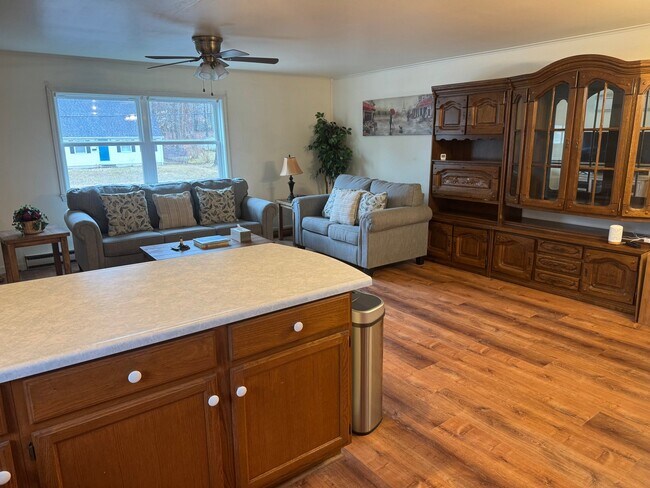 Photo - 657 Maine Ave Unit 3