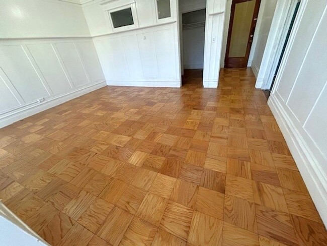 Building Photo - Newly remodeled Studio, new stove, new ref... Unit 15 Rental