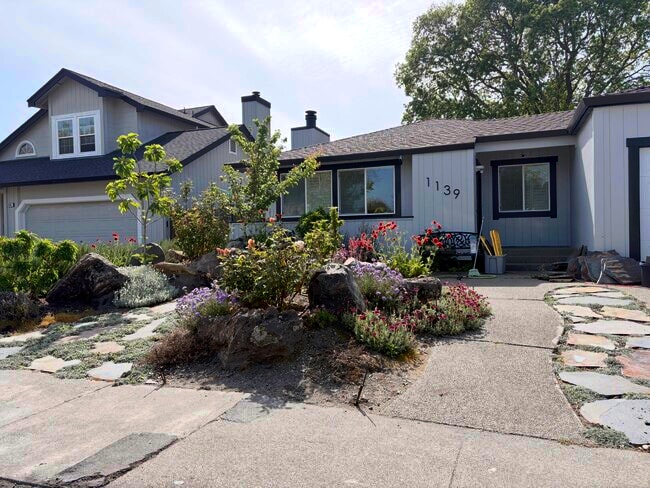 Photo - 1139 Meridian Cir