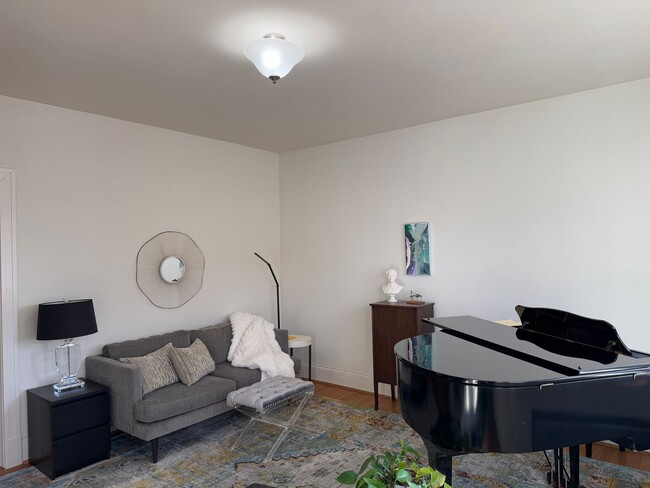 Photo - 3580 Burch Ave Unidad 3580 Burch