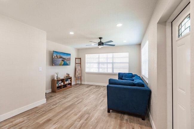 Photo - 3241 Crestwood Dr