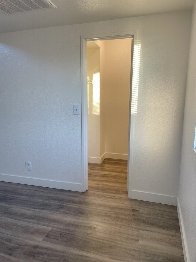 Photo - 2157 Carroll St