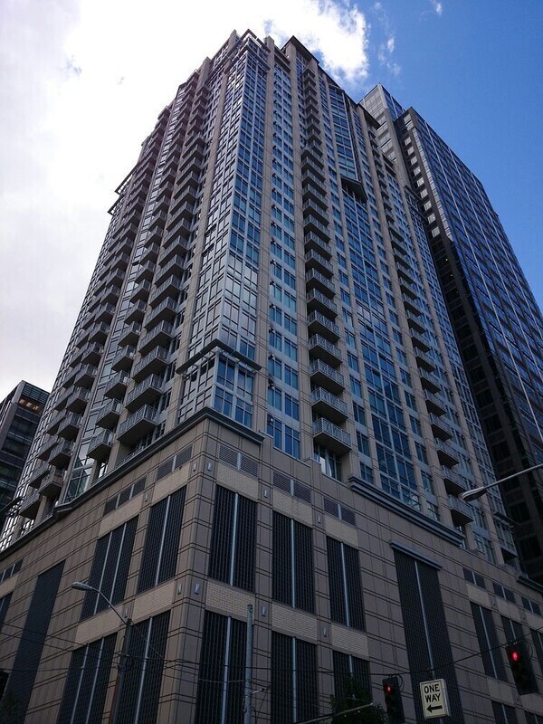 Building Photo - 819 Virginia St Rental