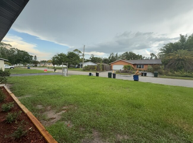 Photo - 7059 Brentford Rd