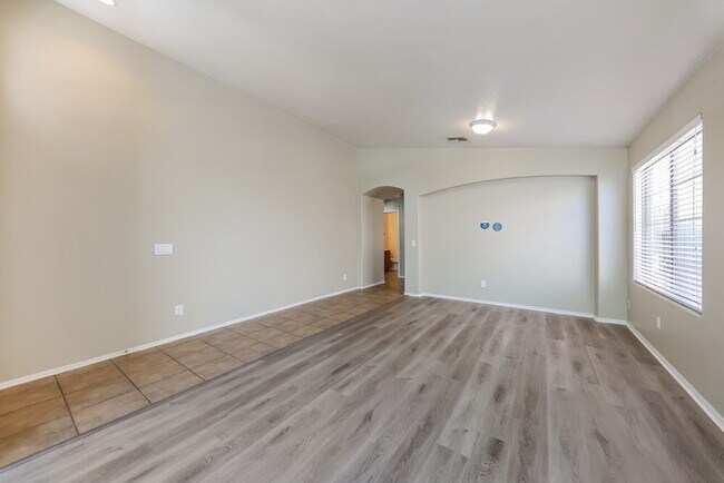 Photo - 11402 W Davis Ln