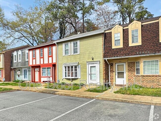Building Photo - 1079 Old Denbigh Blvd Rental