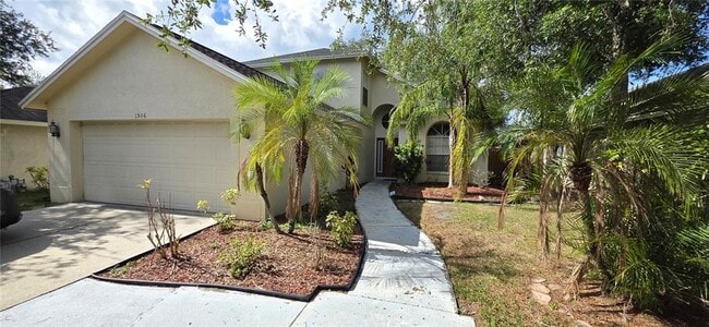 Building Photo - 1506 Scotch Pine Dr