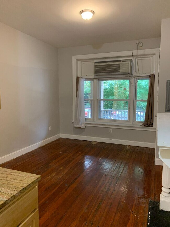 Photo - Amazing Studio Apartment located in Univer... Unit 1F