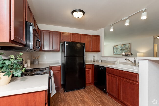 Falcon Glen Apartments For Rent in Greenfield, WI