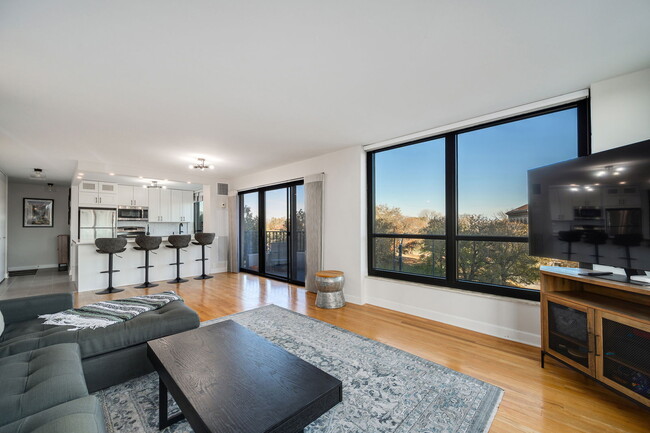Photo - 2020 N Lincoln Park W Unit 3G