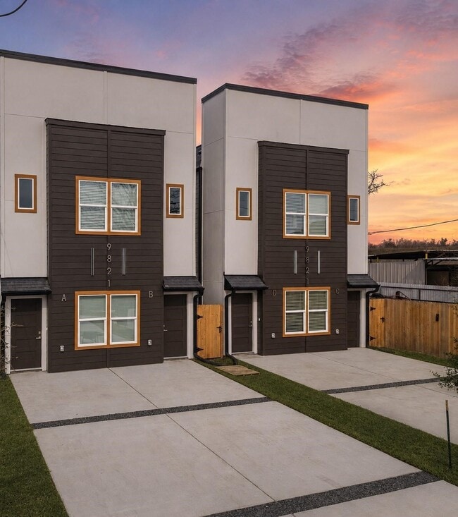 Building Photo - 9821 Turnbow St